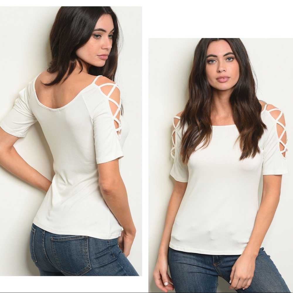 ☕️Ivory Criss Cross Arms Top 🌟